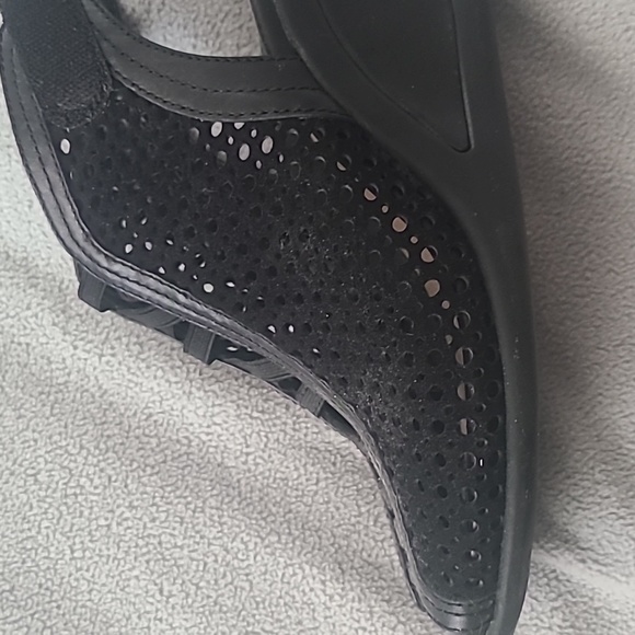 Sz 6 black leather "Earth" sandals like walking on air - Picture 6 of 14